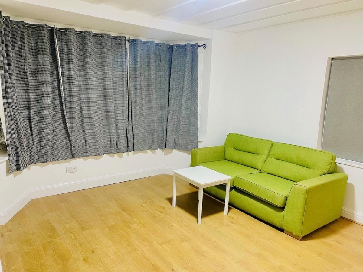 Luxury 2 Bed House With Parking, 5 Min Walk To Station & Ldo Londres Exterior foto