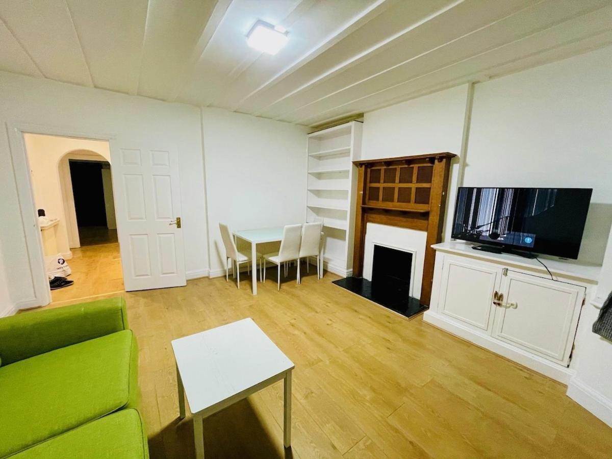 Luxury 2 Bed House With Parking, 5 Min Walk To Station & Ldo Londres Exterior foto